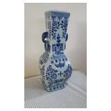 KKS030- Chinese Style Blue And White Elephant Head Vase