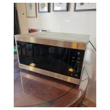 HKA027 - Stainless 1200 Watt LG Microwave 