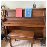 HKA029 - Baldwin Piano With Brocade Runner & Metronome 