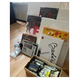 HKA124 - Set of Assorted High-Quality Art Supplies 