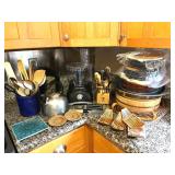 HKA152 - Baking / Kitchen Mystery Lot! 