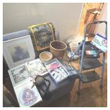 HKA170 - ART SUPPLIES, ART BOOKS, PICTURES & DECOR