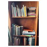 HKA196 - Japanese & English Books, Office Supplies