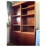 HKA197 - Wooden Bookshelf 