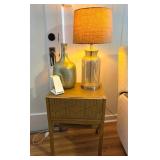 KFF018 Mid Century Style End Table W/ Lamp 