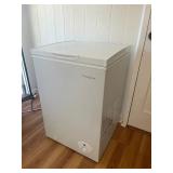 KFF036 3.5 CU FT Insignia Chest Freezer 