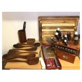 KFF046 Wood Block With Knives And Cutting Boards