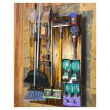 KFF047 Dyson Stick & Other Cleaning Supplies
