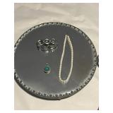 KFF054 14in Pearl Necklace W/ Silver Pendant 