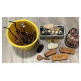 MES224 Shoe Stretchers & Shoe Cleaning Mystery Lot