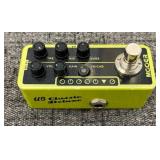 VBB198 Mooer Micro Preamp 006 US Classic Deluxe Guitar Pedal in Neon Yellow