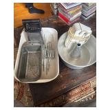 SAT241 - Vintage Bakeware Bundle 