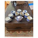 SAT282 - Vintage Stacking Coffee Tea Cups & Sugar Bowl Bundle
