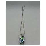 SAT420 - Glass Pendant with Silver Chain