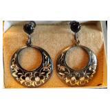 PPM108 Fantastic Round Engraved Silver Earrings 