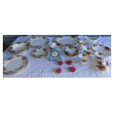 FKC037 Royal Albert Bone China & Wedgwood Clock