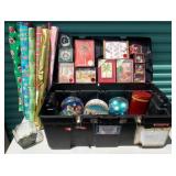 FKC061 Storage Trunk with Christmas Wrapping Paper & Décor