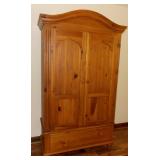 PFL024 Ethan Allen Farmhouse Pine Wood Armoire