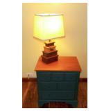 PFL028 Ethan Allen Side or End Table and Lamp