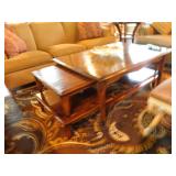Expandable coffee table 