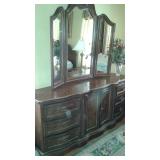Drexel dresser/mirror