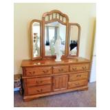 Broyhill dresser with mirror