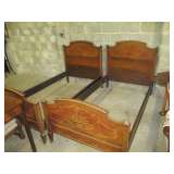 French twin beds