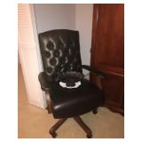 BLACK OFFICE CHAIR