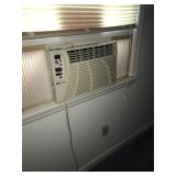 5,000 BTU WINDOW AIR CONDITION UNIT