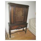 COLONIAL REVIVAL DEPRESSION ERA FURNITURE