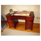 DOVETAIL DRAWERS VINTAGE DESK