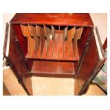 RECORD STORAGE UNIT MADE OF WOOD