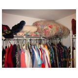 LOTS OF LADIES CLOTHES