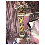 Capodimonte floral adorned pedestal 