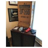 Pair of Vintage Samsui SP200 speakers