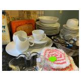 Miscellaneous kitchen items