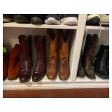 Ladies size 8.5 boots