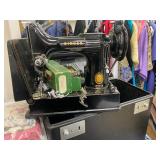 Siner # 221, Featherweight Sewing Machine 
