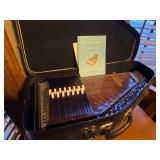 Vintage Autoharp, ChromAharp in Case 