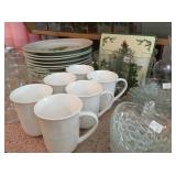 Milk glass, Christmas dishes