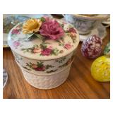 Royal Albert old Country Rose music box