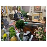 Beautiful one of a kind decoraties, many hand made