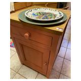 Kitchen Island by British Tradition, front side, pine, 1 drawer and cabinet on one side, wine rac