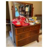 1 Mahogany dresser with mirror