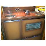 Mid-century working GE range/oven with storage drawers