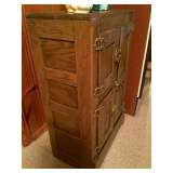 Reproduction antique ice box