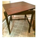 Rotating-top table antique table