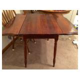 Drop-leaf table