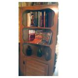 Corner hutch