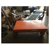 Hydraulic dolly/lift
